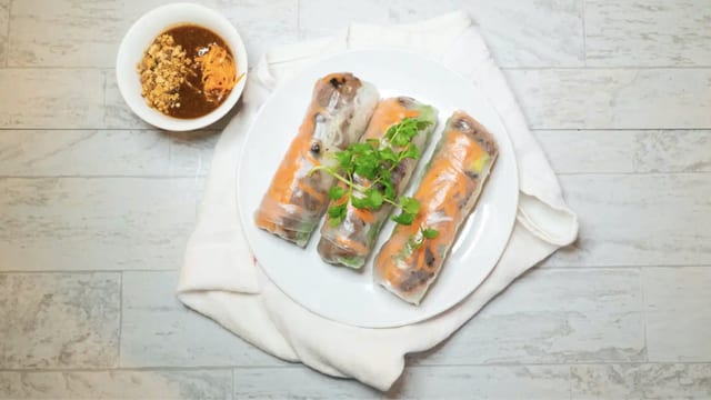 A2. Summer Roll (Chicken, Beef or Pork).