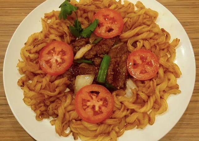 Sp3. Macaroni with Shaking Beef.