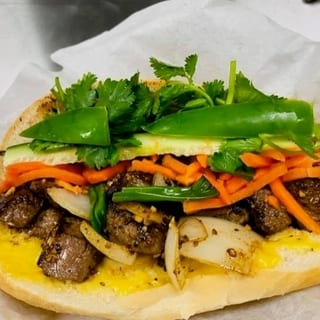 S7. Shaking Beef Sandwich