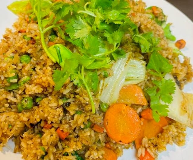 R7. Vegetarian Fried Rice.